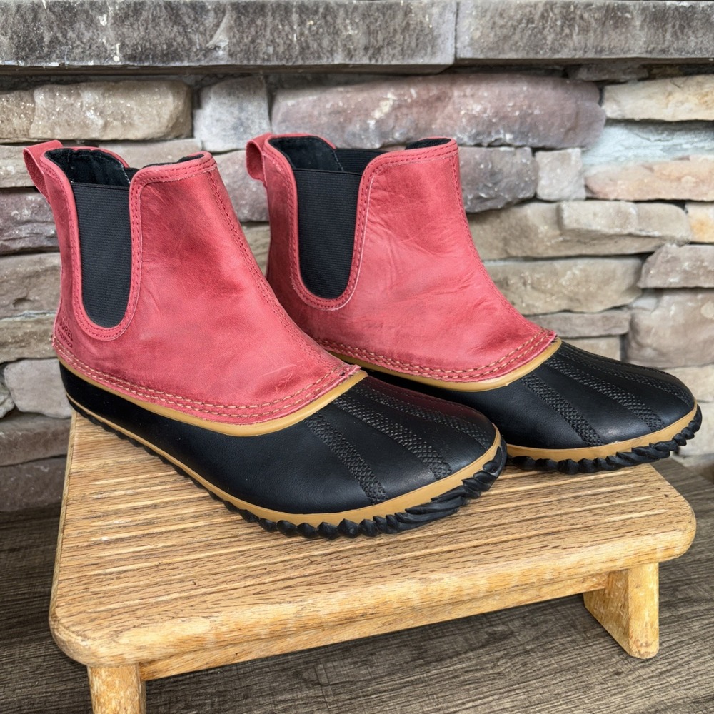 Sorel Red and Black Ankle Winter Boots